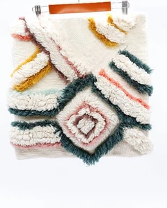 Anthropologie's getufteter Lulu Kissenbezug, einzeln, lebendig, Boho, Textur - Bild 1 von 7