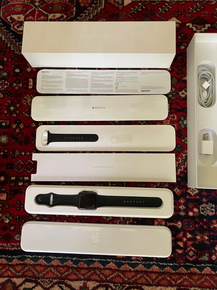 apple watch first generation-not in working order. - Image 1 of 1