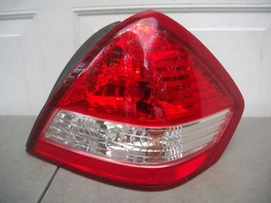 LUZ TRASERA DERECHA NISSAN VERSA SEDÁN 07 08 09 10 11 ORIGINAL FÁBRICA OEM - Imagen 1 de 5