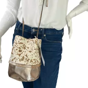 NEU Neuville Anthropologie kleine schimmernde Eimertasche aus Rindsleder & Gold - Bild 1 von 8