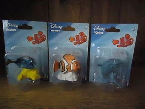 Lote de 3 figuras de Disney Pixar Finding Nemo de 2" de Dory Bruce nuevas en paquete naranja azul blanco - Imagen 1 de 2