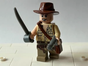 LEGO minifigure Indiana Jones Open Shirt Open Mouth Grin 7199 Temple of Doom NEW - Picture 1 of 6
