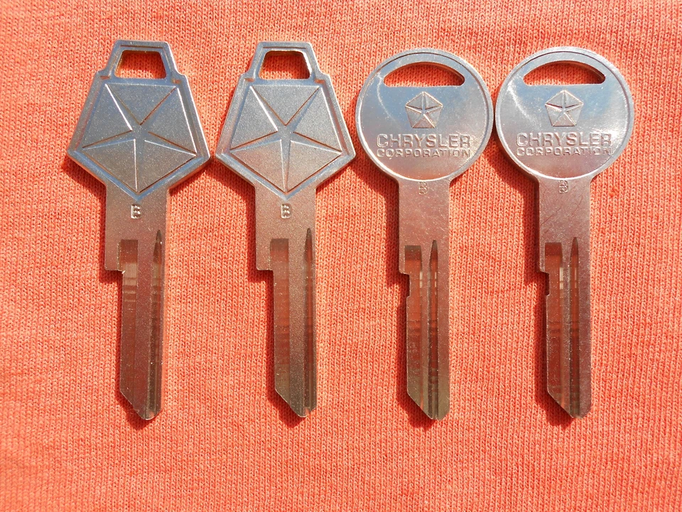 4 Dodge Ram Truck Powerwagon Van nos llaves en blanco 69-89 Foto 1 de 1