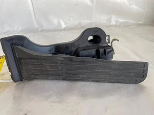 2009 VOLKSWAGEN EOS Automatic Transmission Gas Accelerator Throttle Pedal OEM - Picture 1 of 10
