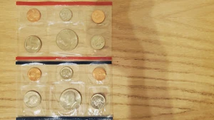 1985 US Mint Coin Set Kennedy Half Dollars, Quarters, Dimes, Nickels, Pennies - Picture 1 of 9