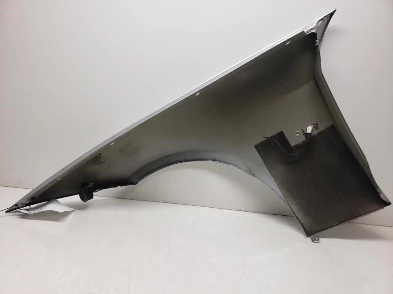 07 08 09 10 11 12 BMW 328I E90 328 FR GUARDABARROS PLATEADO Foto 1 de 1