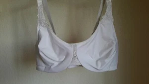 Delta Burke Women's Size 40C White Underwire Bra Lace Accents EUC - Picture 1 of 10