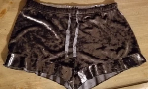 Victoria's Secret Shorts XS Crushed Samt Velours Schlaf Lounge Rüschensaum neu ohne Etikett - Bild 1 von 3