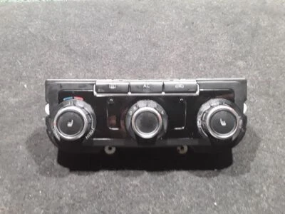 Volkswagen CC 2010 panel de control térmico Foto 1 de 4