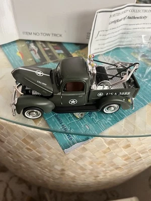 Camión de remolque militar Golden Wheels con caja fundido a presión Foto 1 de 3