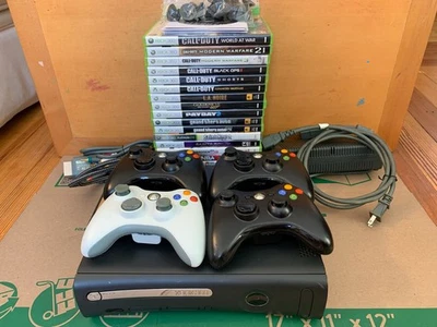 Consola Xbox 360 120 GB HDD con 35 Juegos y 4 Mandos Videojuego Paquete Foto 1 de 4