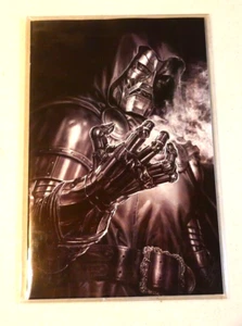 NYCC 2024 AVENGERS ASSEMBLE 2 DOOM BLACK & WHITE VARIANT LEE BERMEJO EXCL 5/600 - Picture 1 of 3