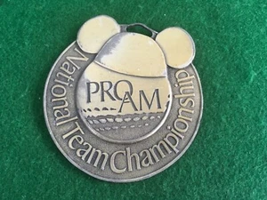 VINTAGE !!! 1981  DISNEY NATIONAL TEAM GOLF CHAMPIONSHIP METAL  BAG TAG - Picture 1 of 2