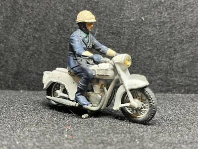 Motocicleta británica 9697 patrullero policía vintage con Triumph Thunderbird blanco Foto 1 de 4