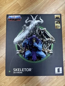 Statua Skeletor on Throne Deluxe scala artistica 1/10 di Iron Studios-Sideshow - Foto 1 di 4