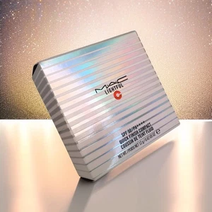 Cojín compacto MAC Lightful C acabado rápido SPF50/PA++++ 12 g tono: extra ligero - Imagen 1 de 11