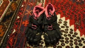 Vibram FiveFingers V-Train 2.0 Sz US 7.5-8 M EU 38 Women's Running Shoes 20W7703 - Picture 1 of 8