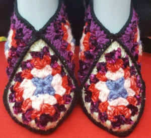Hausschuhe Puschen Hüttenschuhe 115 g rötlicher-MIX 35 36 37 gehäkelt von OmaEle - Bild 1 von 7