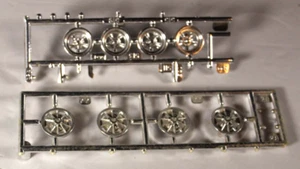 Two Sets(8 pieces) Vintage Junkyard Plastic 1:25 Model Car Wheels /Rims - Picture 1 of 4