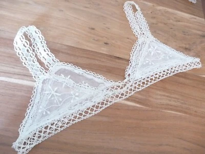 Linge ancien Haut de robe Soutien gorge en tulle brodé et dentelle - Photo 1/4