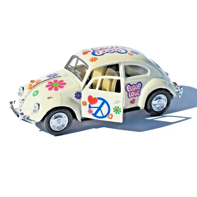 Volkswagen Maggiolino 1967 A Retrofrizione 1/32 Pace E Amore Bianco KT5375F - Immagine 1 di 4