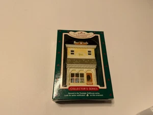 Hallmark Keepsake Ornament Old Fashioned Toy Shop 1985 Serie 2 Sammler MIB - Bild 1 von 1