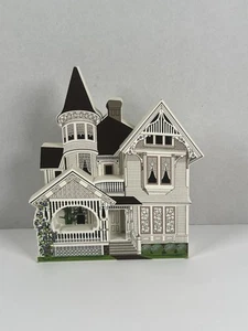 Drain House, 1981 Oregon Sheila's Wooden Shelf Sitter 1996 3010/4500 Cottage - Picture 1 of 16