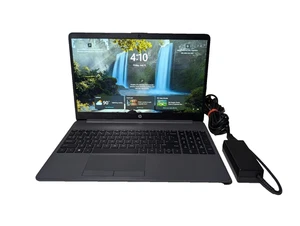 Ordinateur portable 15,6" HP 250 G8 | i5-1135G7 16 Go RAM 256 Go SSD NVMe | Ordinateur portable FHD Win 11 - Photo 1/19
