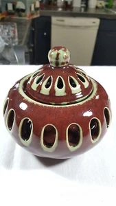 Quemador de aceite de incienso Bombay Fabrique En-China marrón/borgoña y apio - Imagen 1 de 5