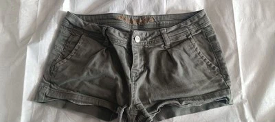 American Rag Cir Women's Sort Shorts Olive Green Size 5 - Image 1 of 4