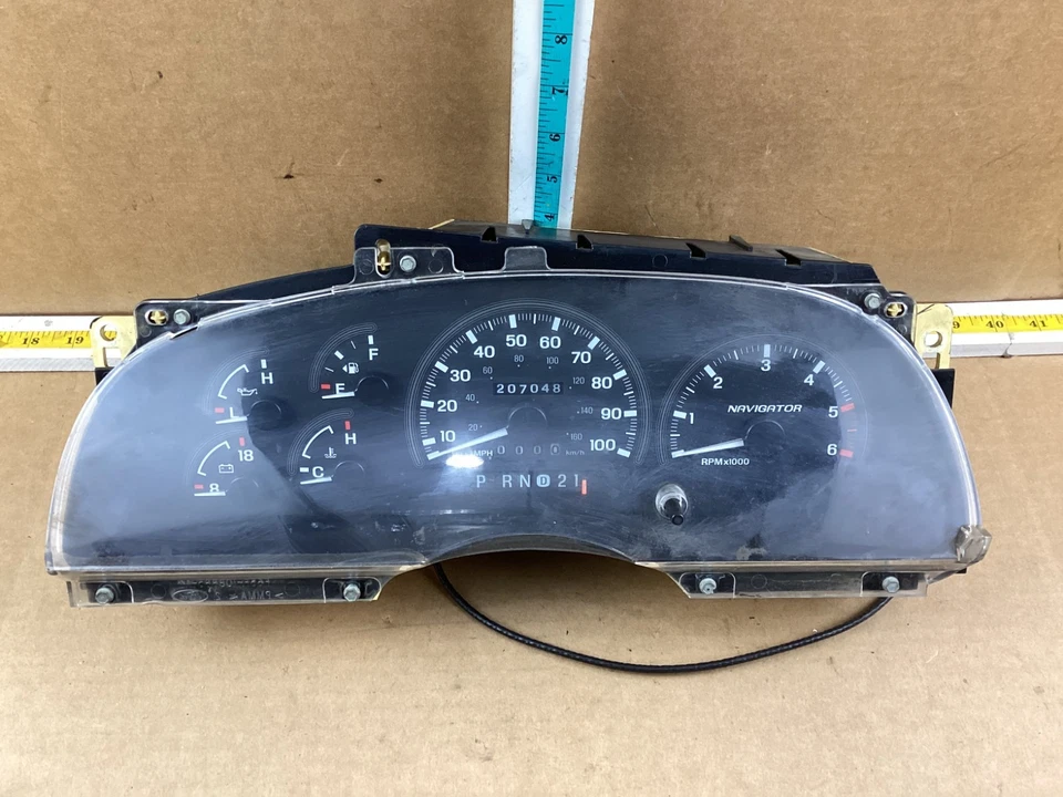 Lincoln Navigator 1998 velocímetro cuadro de instrumentos 207 k millas fabricante de equipos originales Foto 1 de 4