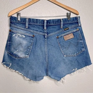 Wrangler Vintage Cowboy Cutoffs short 36 in waist - Picture 1 of 6