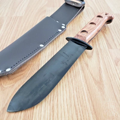 Cuchillo fijo de supervivencia J Adams Sheffield England hoja de acero al carbono mango de madera Foto 1 de 4