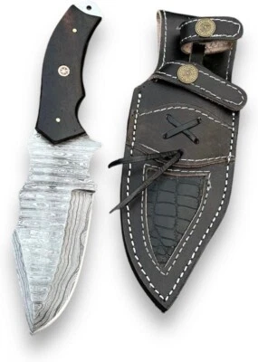 Handmade Damascus Steel Professional Hunting KnifeWith Leather Cover, DB-1220 - Image 1 of 4