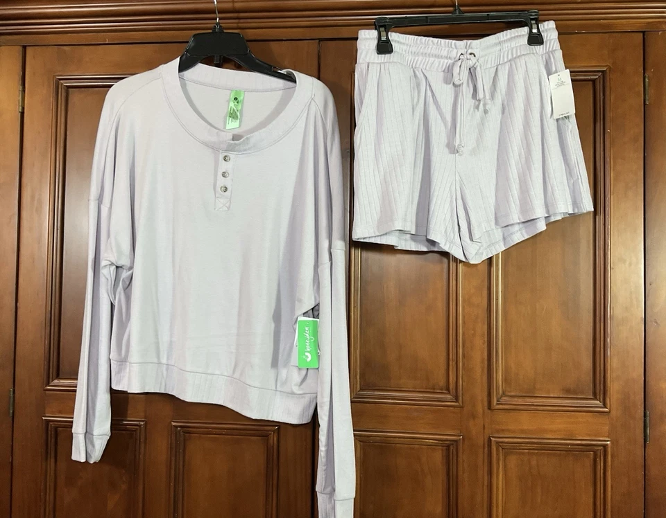 Juego de salón de 2 piezas para mujer Honeydew color: púrpura claro amado mediano nuevo con etiquetas talla mediana Foto 1 de 4