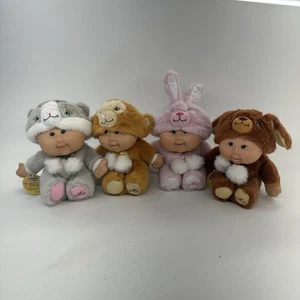 4 Cabbage Patch Kids Snuglies Set 25 Jahre Feier Puppen 3 mit Etikett - Bild 1 von 16