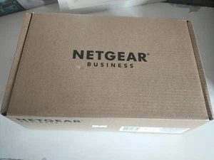 NETGEAR Business 8-Port PoE Gigabit Ethernet Smart Managed Pro Switch GS110TPv3 - Photo 1/6