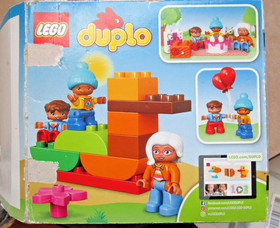 Lego DUPLO My Town Birthday Picnic 10832 Retired 2017 w/ Box +Minifigs *READ*