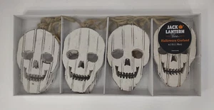 Nuevo en Paquete Jack-O-Lantern Lane Madera Recortada Blanco Calavera Decorativa Halloween Guirnalda - Imagen 1 de 8