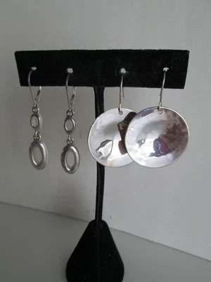 PAR DE PENDIENTES ROBERT LEE MORRIS PLATA DE LEY Foto 1 de 4