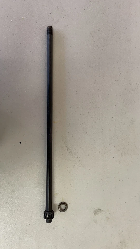 MTD 738-0919B Huskee Troy-Bilt Yard Man Eje de dirección Viene con el buje Foto 1 de 3