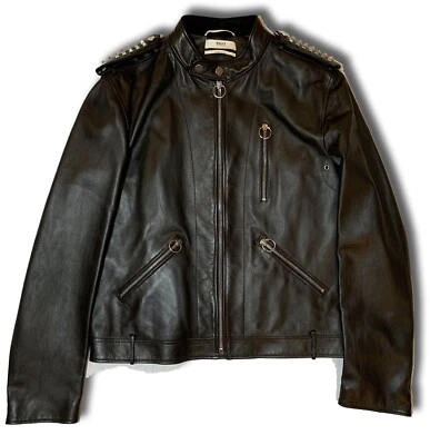 Chaqueta de cuero con tachuelas negra Bally de $4,000 talla grande de EE. UU., UE 52 hecha en Italia Foto 1 de 4