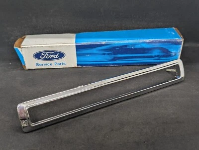 NOS 1972-76 LINCOLN MARK LEFT SIDE MARKER LAMP LIGHT BEZEL D2LY-15A440B - Image 1 of 4