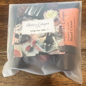 New Atelier Cologne Pomelo Paradis Travel Set Body Lotion, Hand Cream, Lip Balm - Picture 1 of 4
