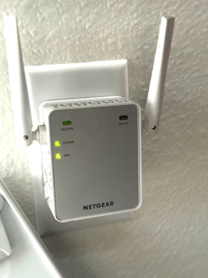 NETGEAR WiFi Range Extender EX2700 N300 Wireless Repeater – Tested Working - Image 1 of 4