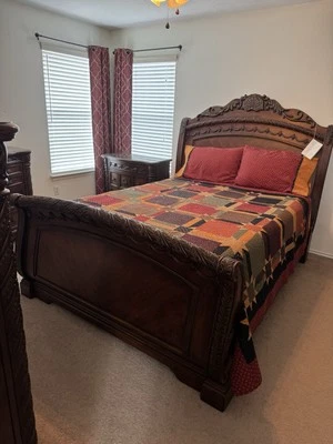 Queen North Shore Bedroom Set – Solid Wood, Elegant Detail - Image 1 of 4