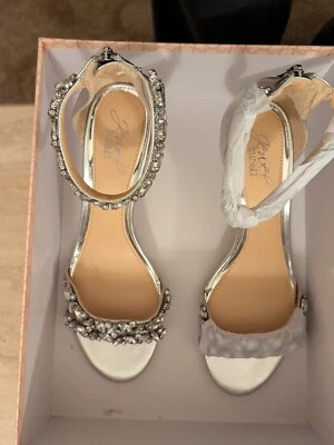 Sandalias Badgley Mischka Silver Caroline talla 9 nuevas con etiquetas Foto 1 de 4