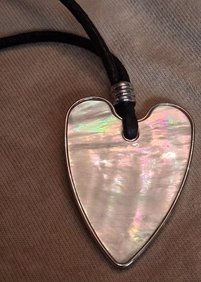 Fossilkette mit Herzanhänger am Textilband,L ca 40cm,Perlmutt - Bild 1 von 3