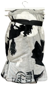 Disney Hocus Pocus Sanderson Sisters Fleece Throw Blanket 50x70 Witches Goth - Picture 1 of 4