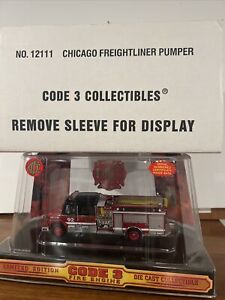 CODE 3 Chicago Freightliner #92 Pumper Truck 1:64 Scale, New + Sleeve 12111
